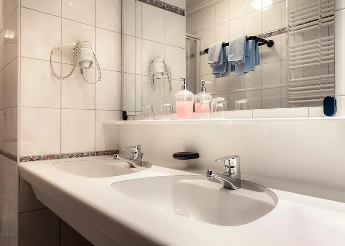 Lueftenegger * Маутерндорф