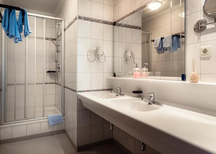 Lueftenegger Маутерндорф